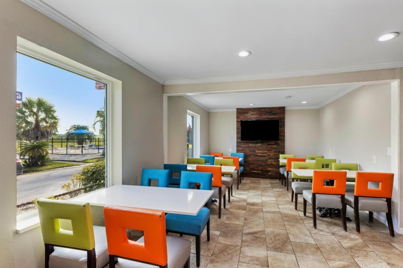 Days Inn By Wyndham Savannah Gateway I-95 Georgetown Exterior foto